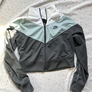 Nike Crop jacket size small